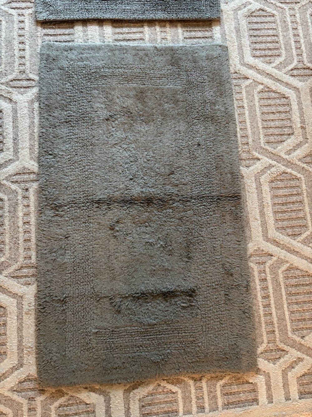 Bathroom Rugs - Picture 2 of 4